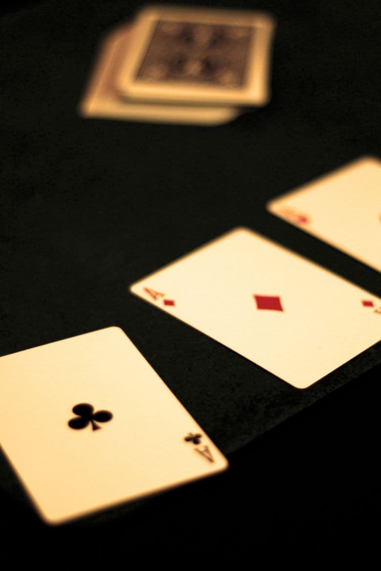 Ricky Jay plays poker